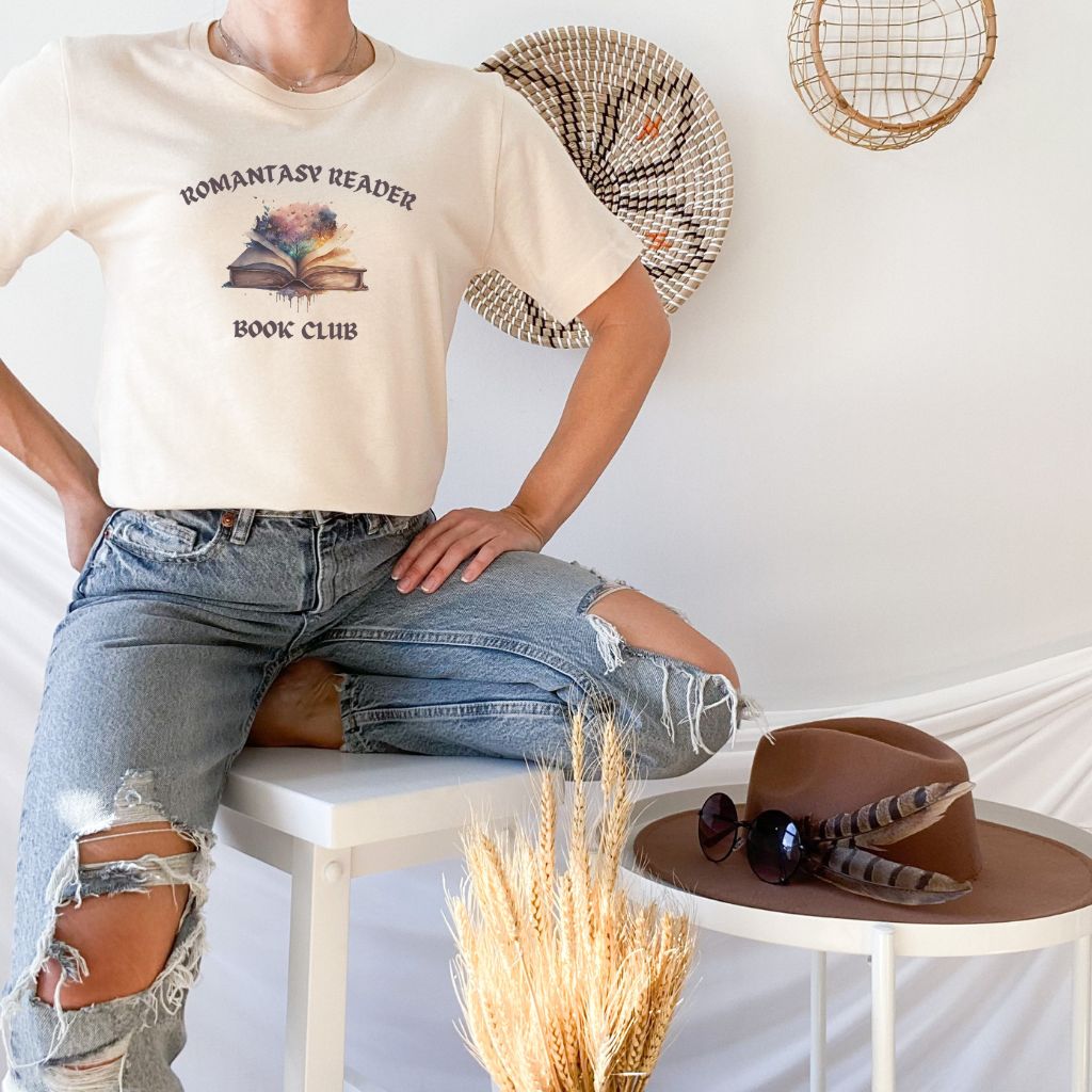 Romantasy Readers T-Shirt - Romance Fantasy Book Shirt - Liam & Lore